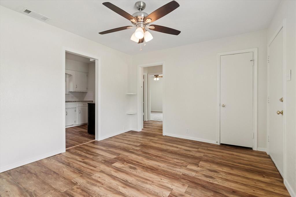 Ceiling fans throughout.