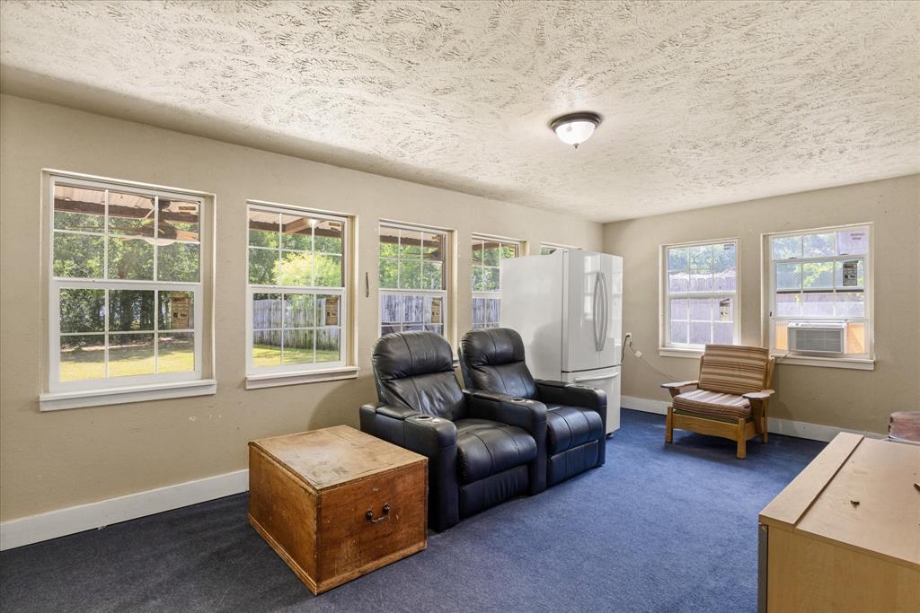 Sunroom, media room, play room, office, the possibilities are up to you!