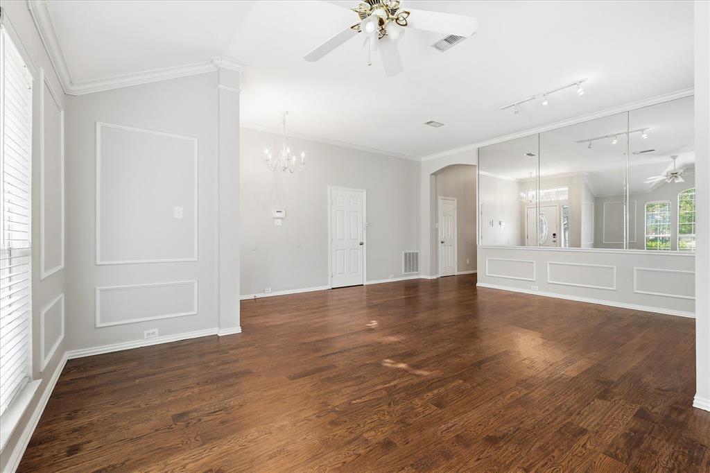 2921 Meadow Glen Drive, McKinney, TX 75072