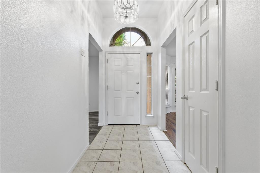 921 High Point Drive, Midlothian, TX 76065
