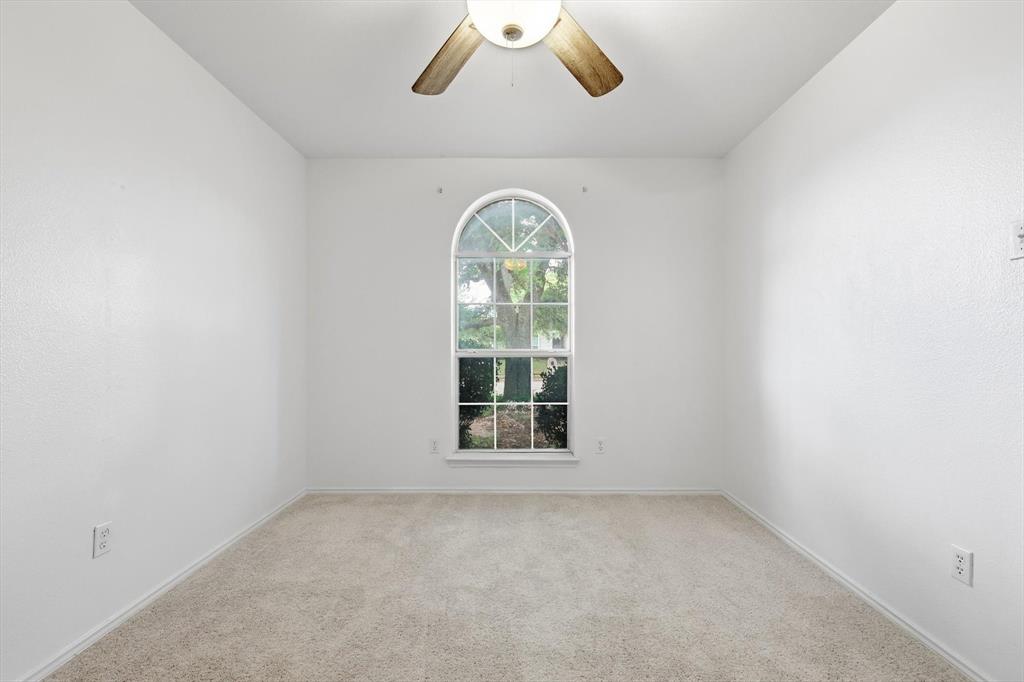 921 High Point Drive, Midlothian, TX 76065