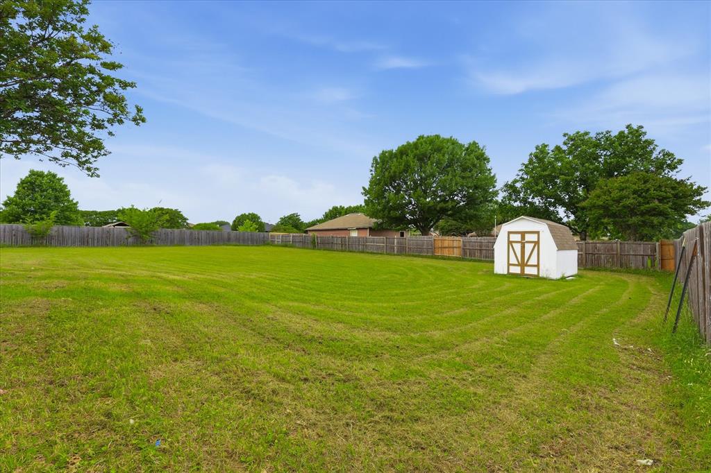 921 High Point Drive, Midlothian, TX 76065