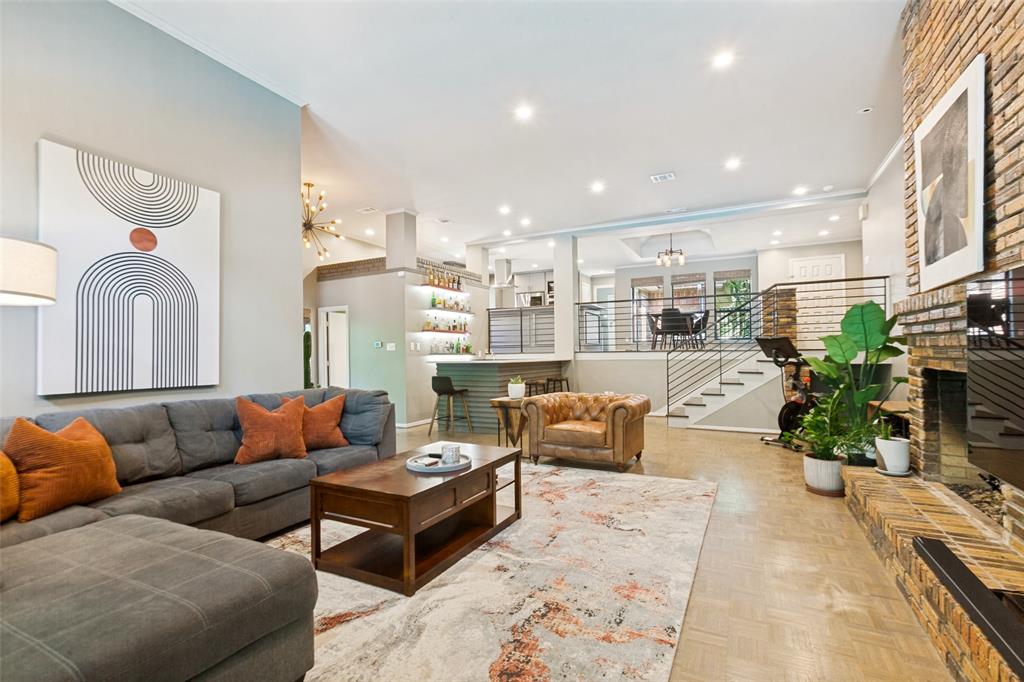 14913 Oaks North Drive, Addison, TX 75254 14913 Oaks North Drive, Addison, TX 75254