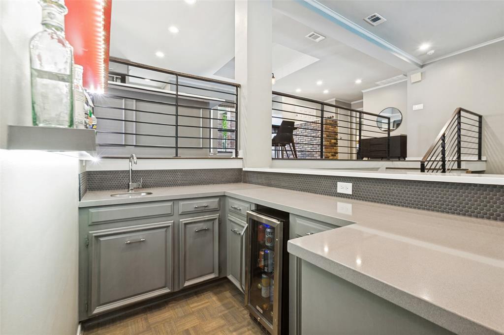 14913 Oaks North Drive, Addison, TX 75254 14913 Oaks North Drive, Addison, TX 75254