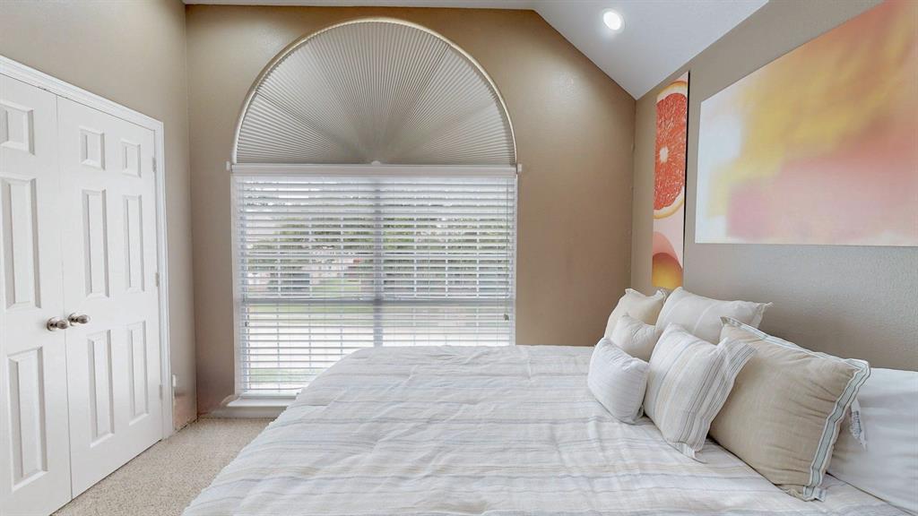 Double closet in BdRm 3