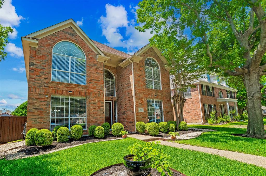 Stately drive up with mature landscaping. Stately drive up with mature landscaping.