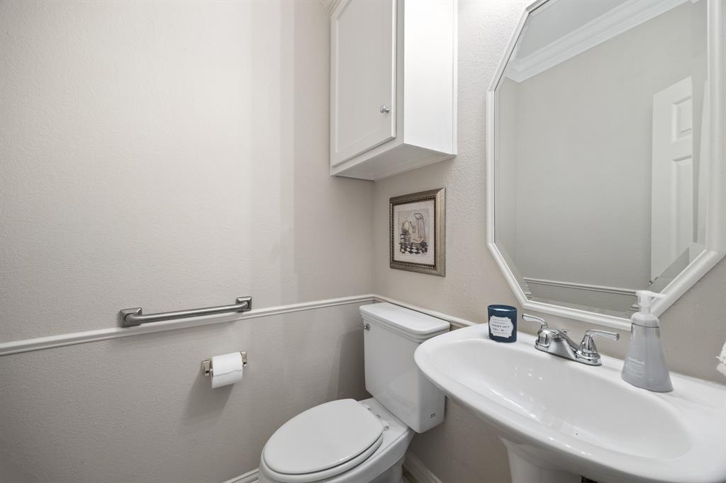 Downstairs half bath