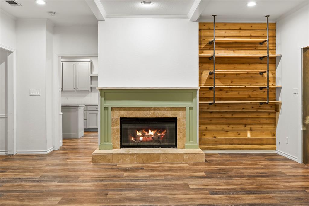 1044 E Woodridge Road, Waxahachie, TX 75165
