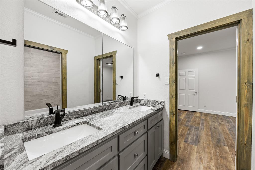 1044 E Woodridge Road, Waxahachie, TX 75165
