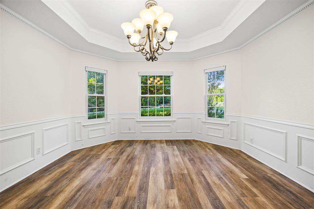 1044 E Woodridge Road, Waxahachie, TX 75165