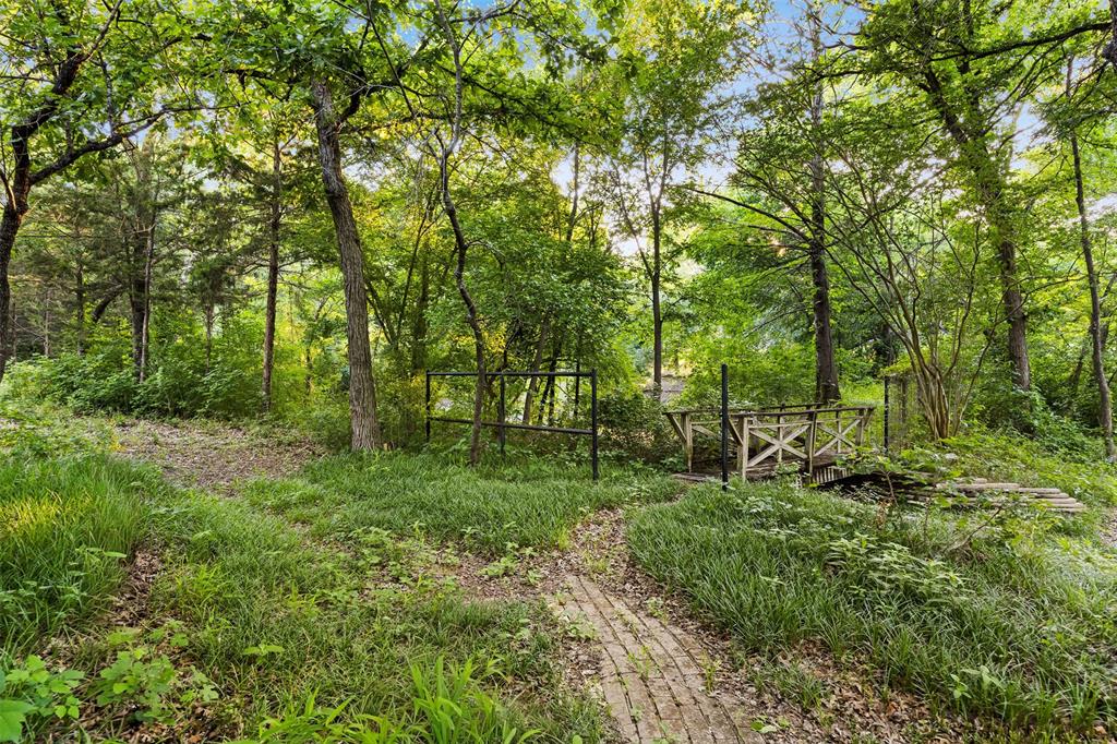 1044 E Woodridge Road, Waxahachie, TX 75165