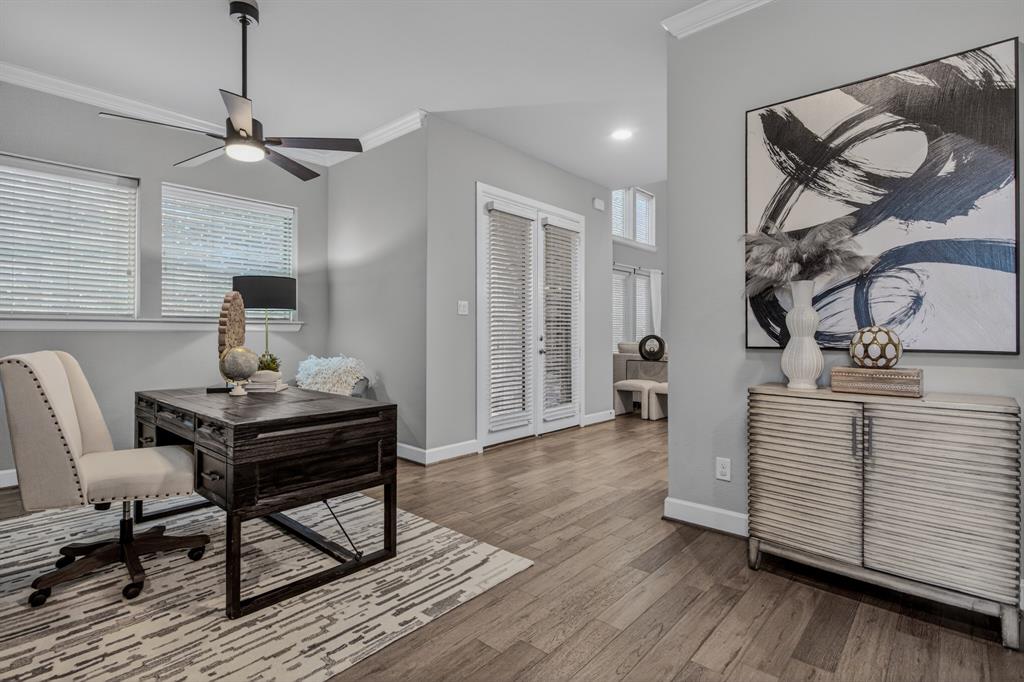 Beautiful and well-maintained hardwood floors.