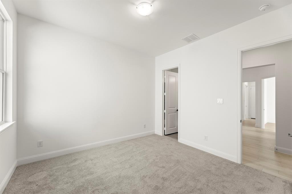 11. 2027 Clairmount - Bed 4