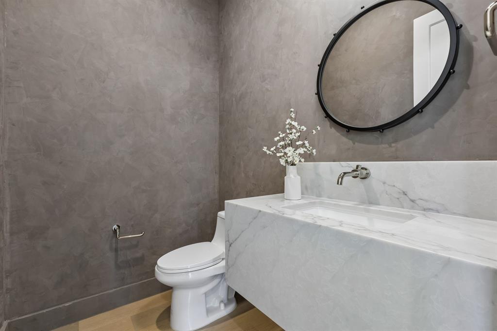 6402 Kenwood Avenue, Dallas, TX 75214