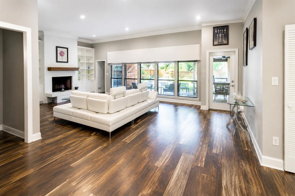 Large open entry to living space