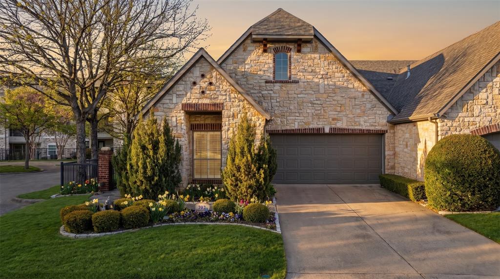 703 N Avalon Court, Granbury, TX 76048