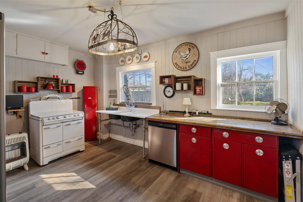 508 N Virginia Street, Terrell, TX 75160