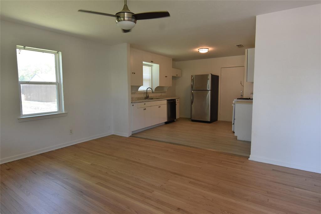 1202 Sunnyside Avenue, Cockrell Hill, TX 75211