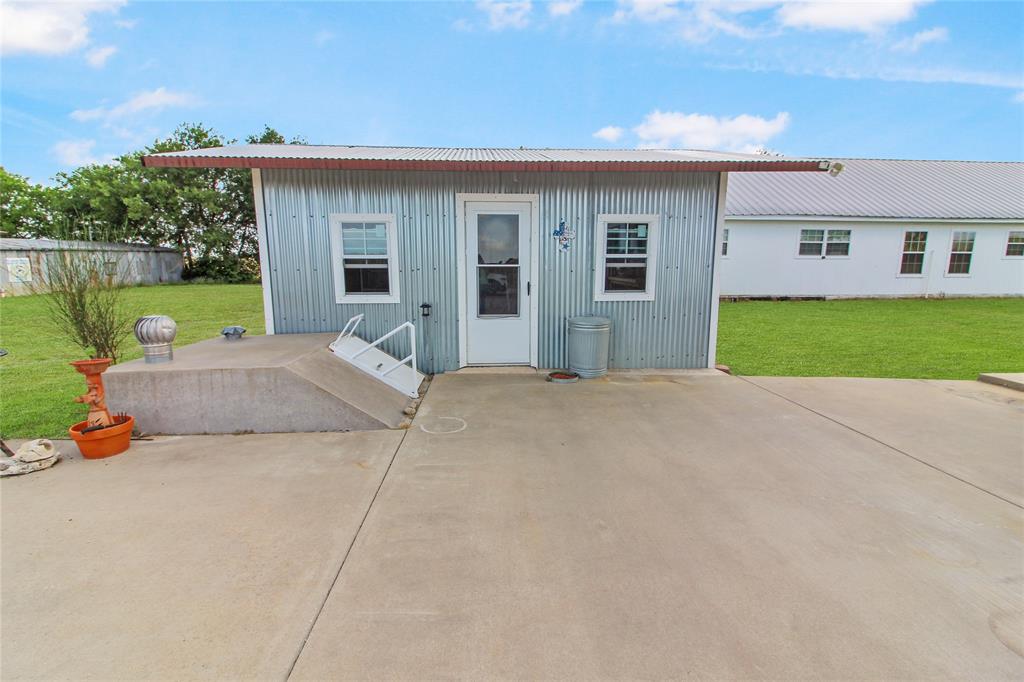 455 Hughes Cemetery Road, Italy, TX 76651