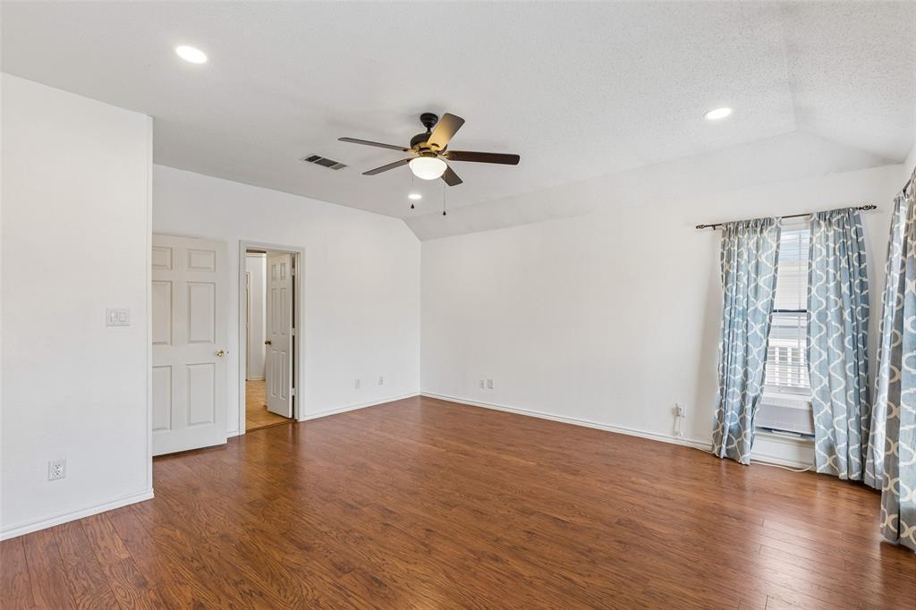 2212 Meadowstone Drive, Carrollton, TX 75006
