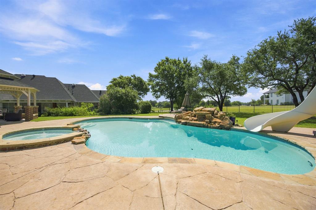 621 Liechty Court, Heath, TX 75032
