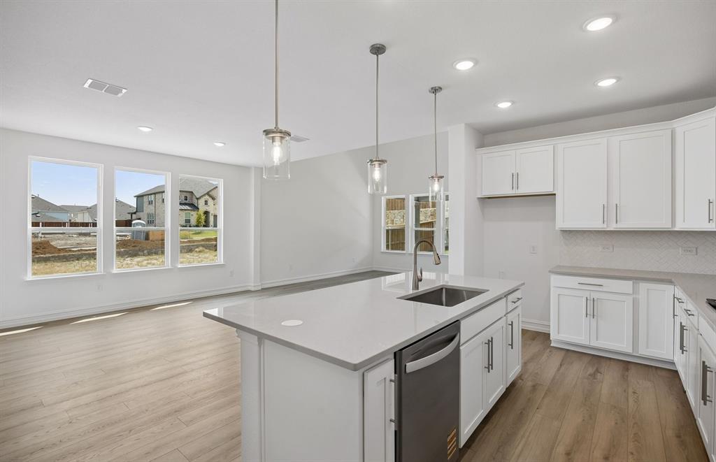 Beautiful pendent lighting in kitchen Beautiful pendent lighting in kitchen
