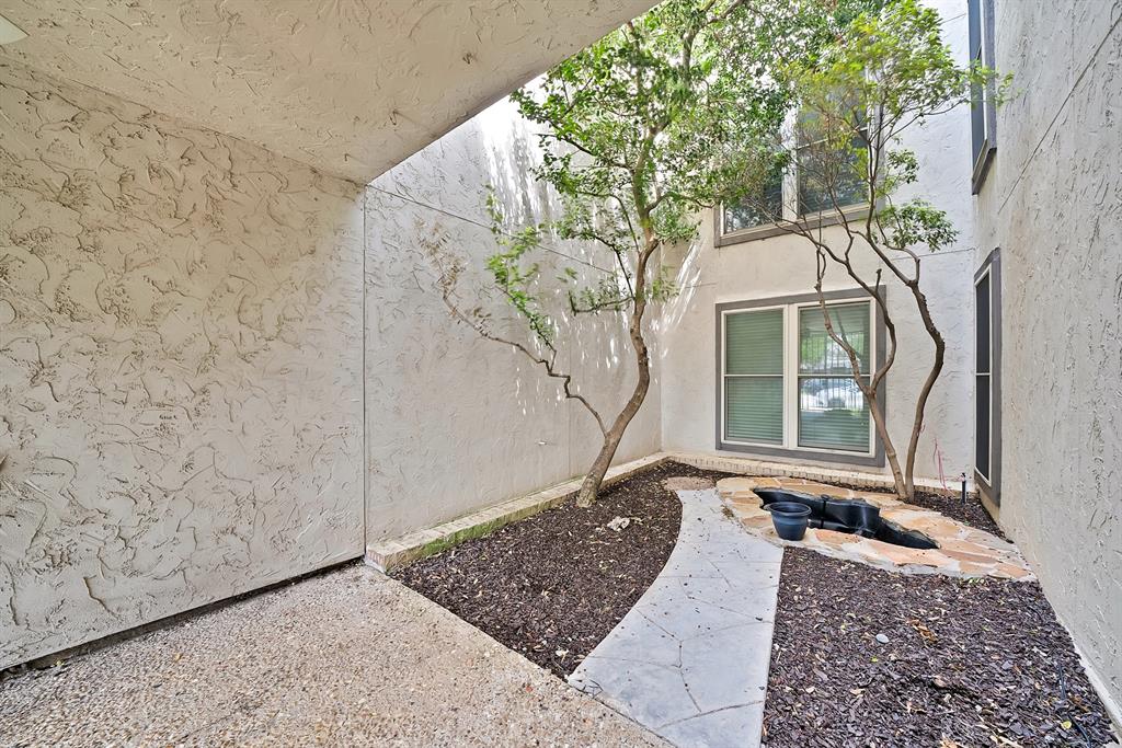 12574 Burninglog Lane, Dallas, TX 75243