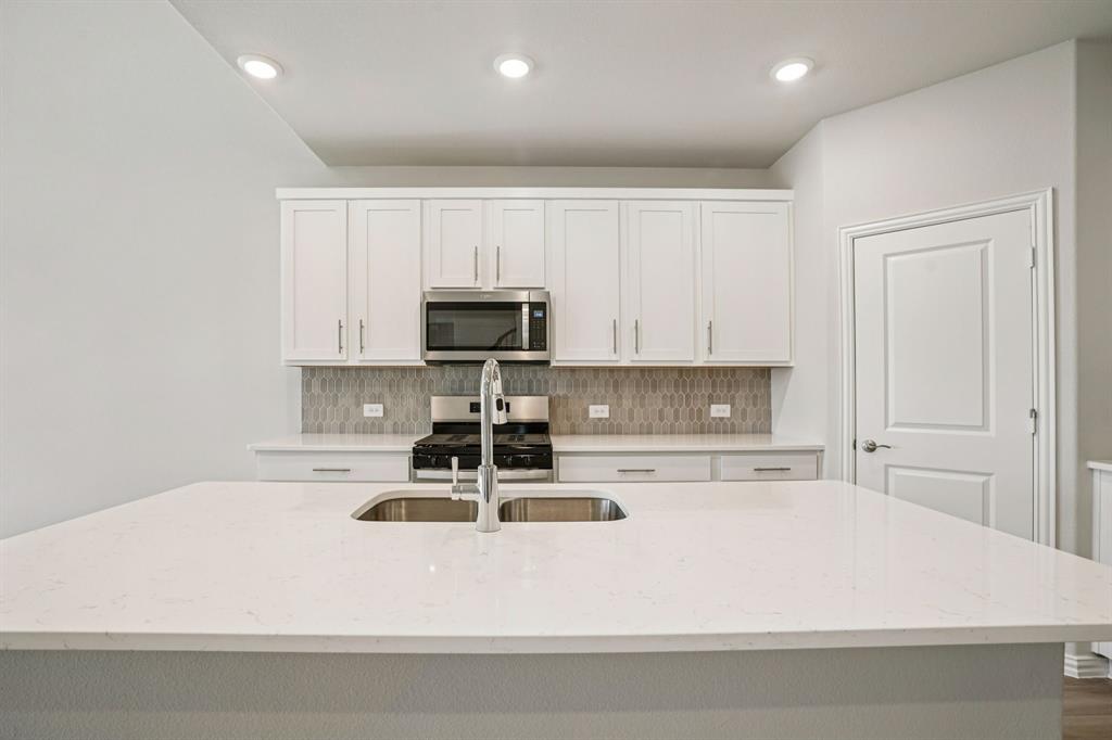 Photo is not of the actual home, but is an inspirational photo of builder’s model home and may depict options, furnishings, and/or decorator features that are not included. Photo is not of the actual home, but is an inspirational photo of builder’s model home and may depict options, furnishings, and/or decorator features that are not included.