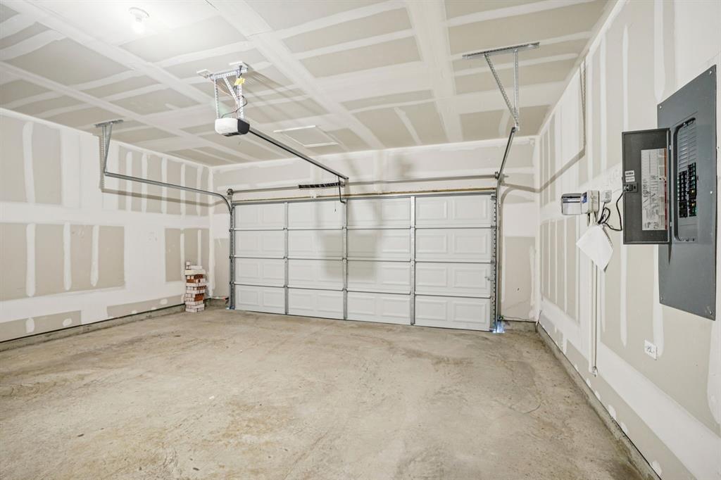 Photo is not of the actual home, but is an inspirational photo of builder’s model home and may depict options, furnishings, and/or decorator features that are not included.