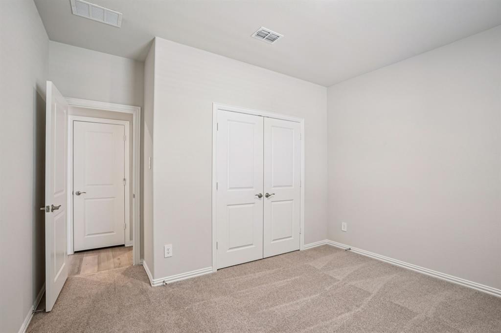 Photo is not of the actual home, but is an inspirational photo of builder’s model home and may depict options, furnishings, and/or decorator features that are not included.
