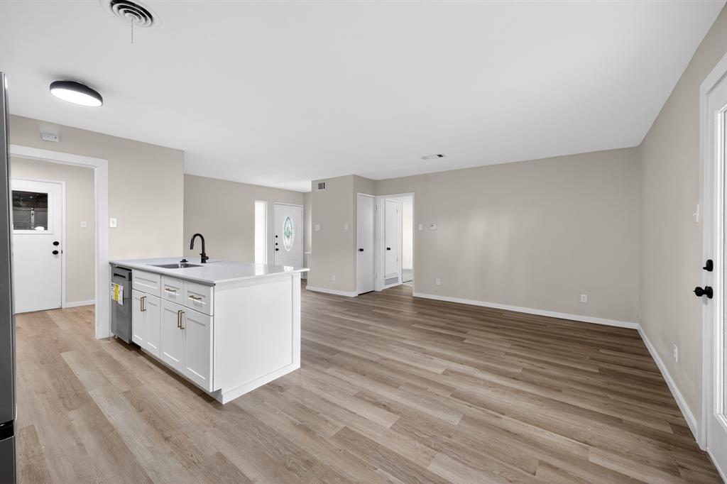 8617 Flicker Lane, Dallas, TX 75238