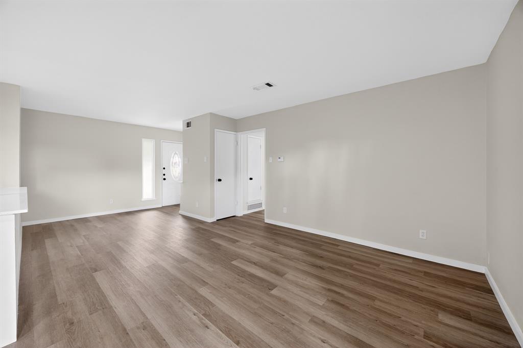 8617 Flicker Lane, Dallas, TX 75238