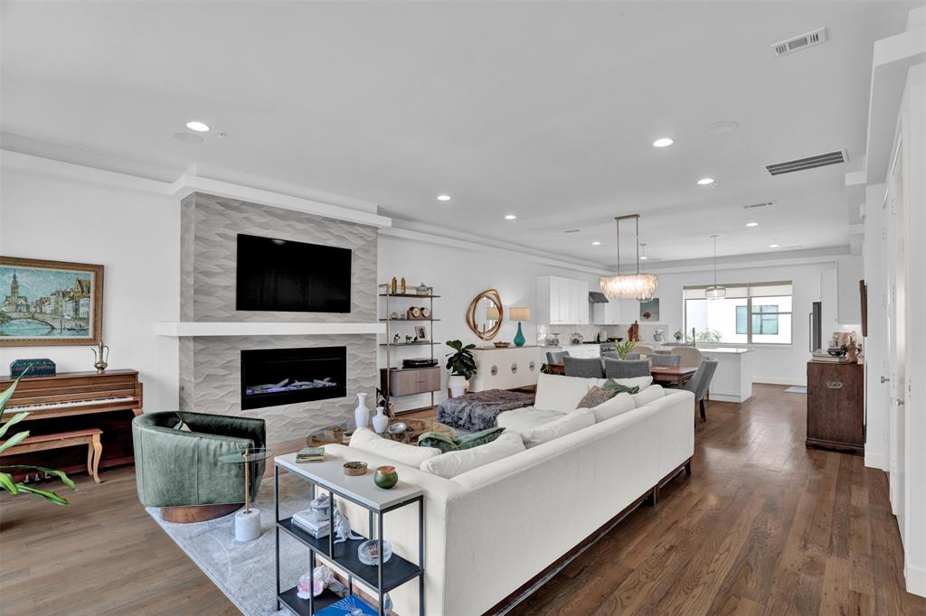 13001 Hutton Drive, #10, Farmers Branch, TX 75234