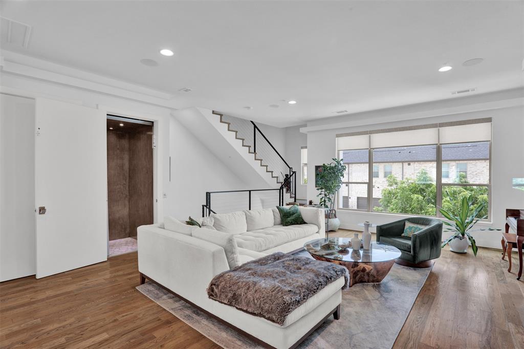 13001 Hutton Drive, #10, Farmers Branch, TX 75234