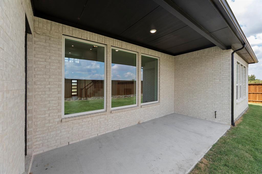 25. 3404 Haygood - Patio