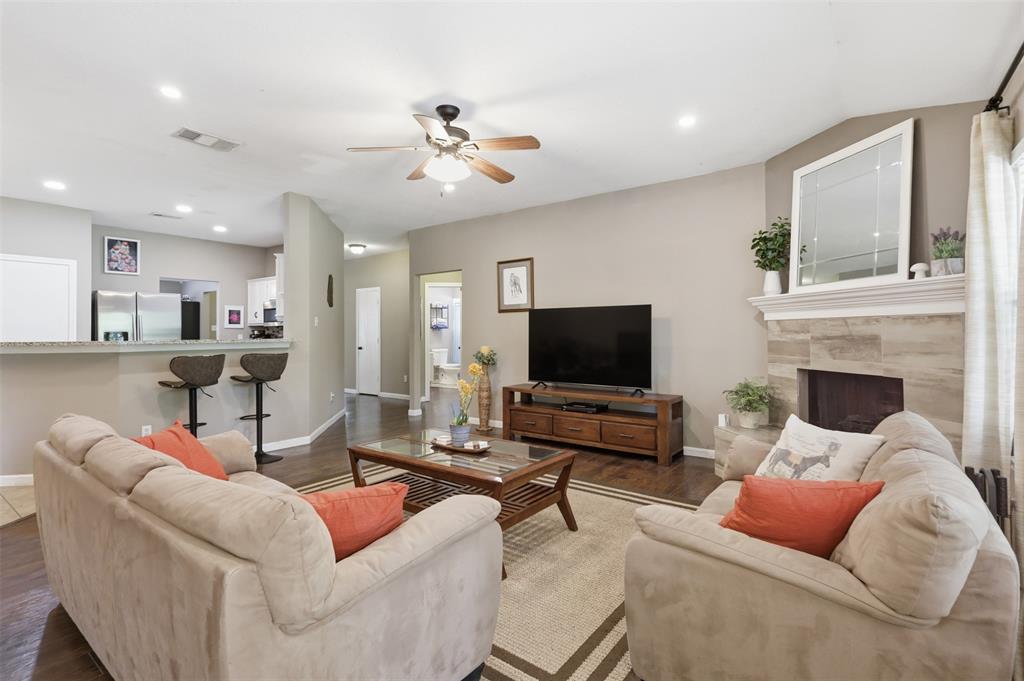 3209 Kingsbury Drive, McKinney, TX 75069 3209 Kingsbury Drive, McKinney, TX 75069