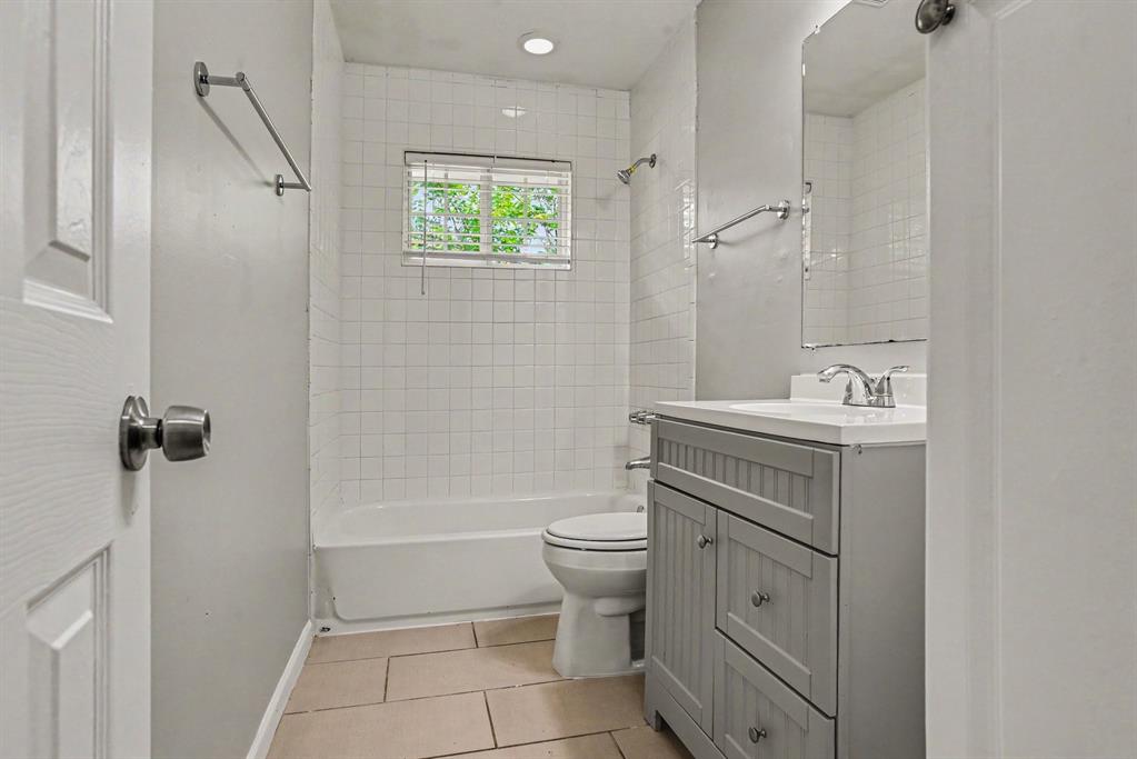 1125 Waweenoc Avenue, Dallas, TX 75216