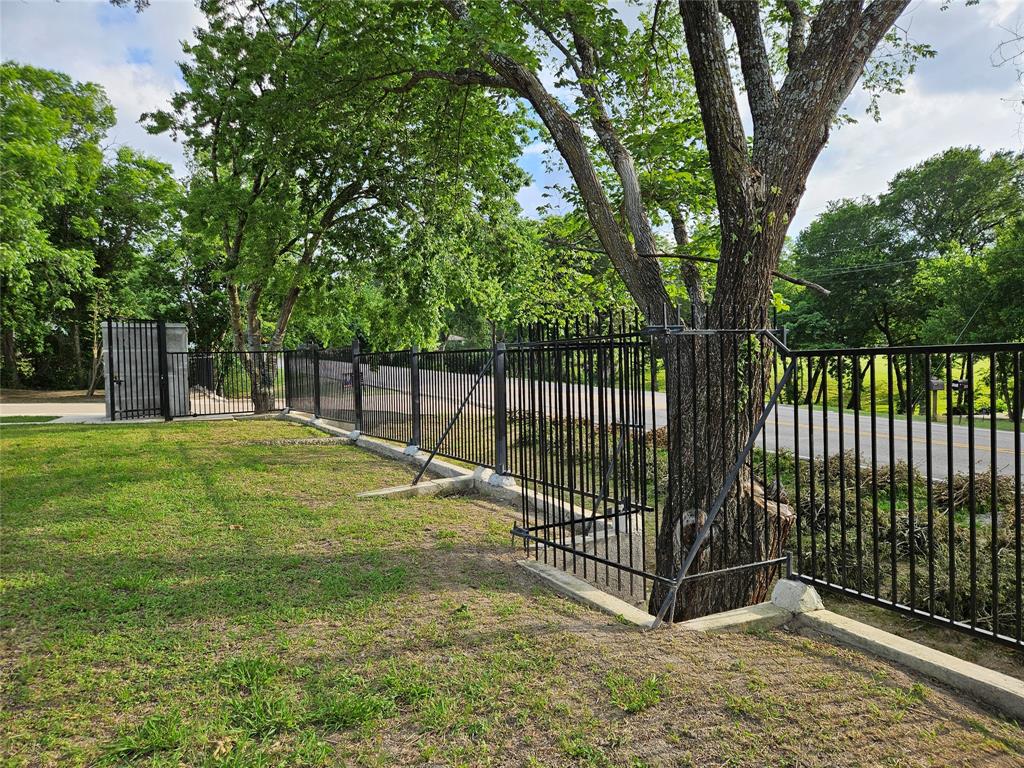 234 E FORK Road, Sunnyvale, TX 75182