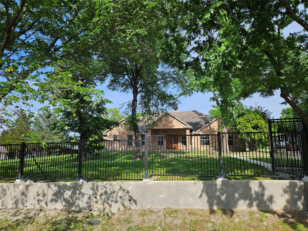 234 E FORK Road, Sunnyvale, TX 75182