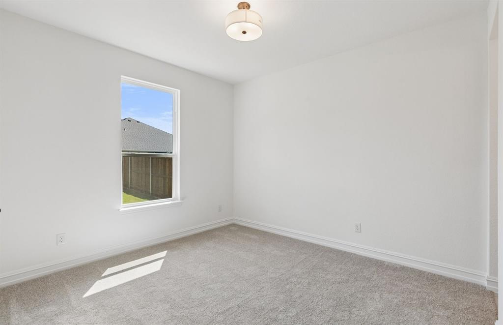 Secondary bedroom