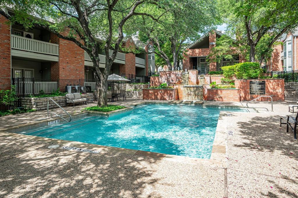 One of two pools at the Williamsburg.