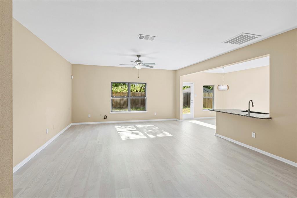 1516 Kinglet Street, DeSoto, TX 75115 1516 Kinglet Street, DeSoto, TX 75115