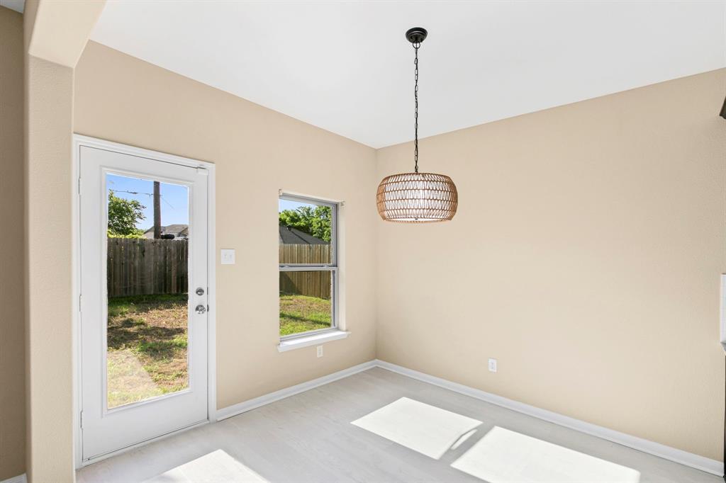 1516 Kinglet Street, DeSoto, TX 75115 1516 Kinglet Street, DeSoto, TX 75115