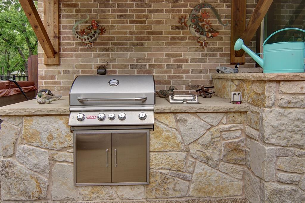 Outdoor kitchen on patio.