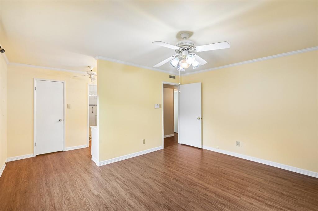 Primary suite bedroom