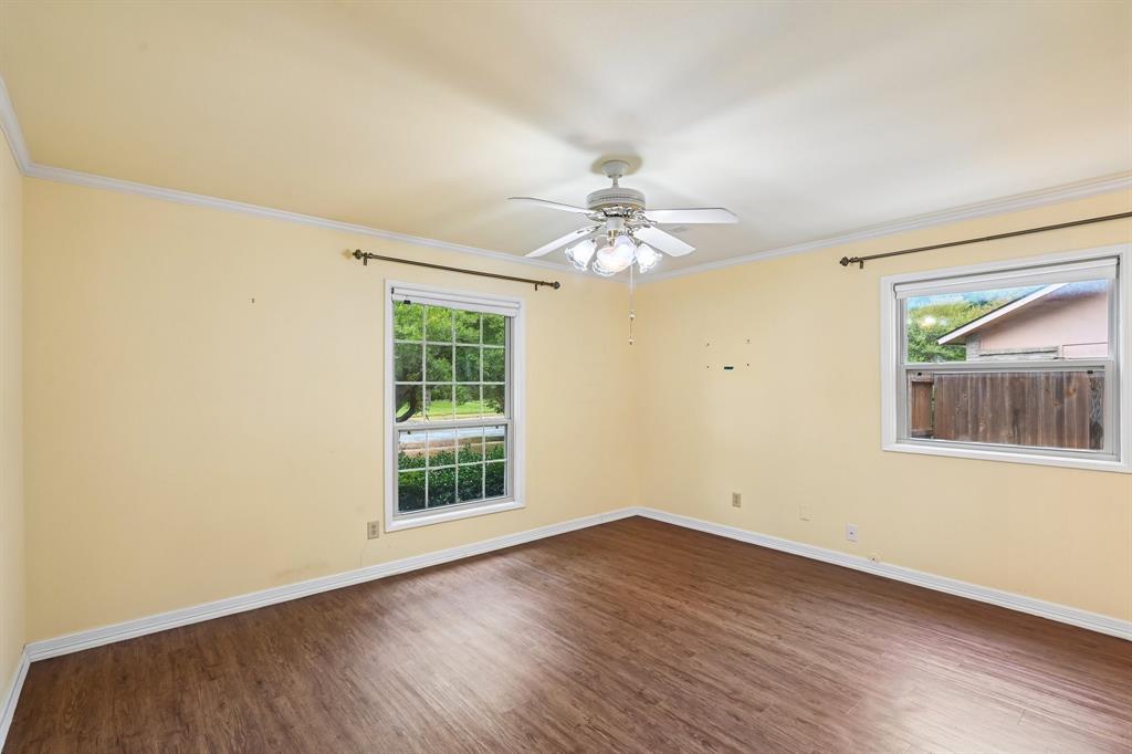 Primary suite bedroom