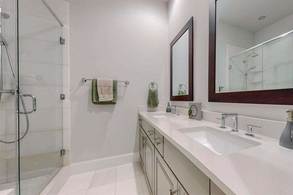 638 Dalton Lane, #802, Irving, TX 75039
