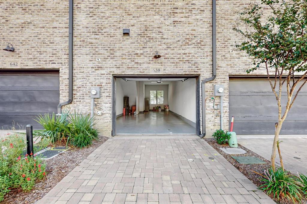 638 Dalton Lane, #802, Irving, TX 75039