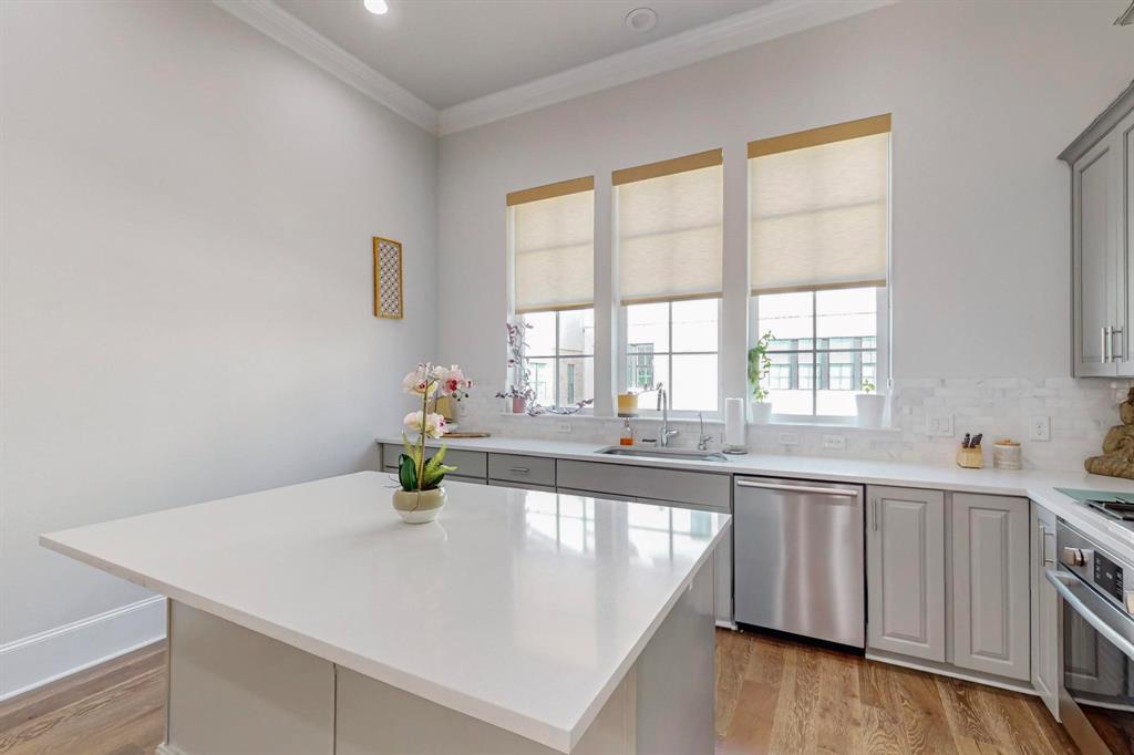 638 Dalton Lane, #802, Irving, TX 75039