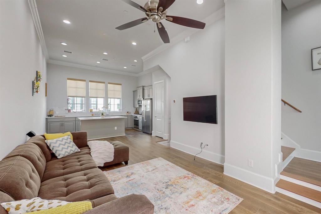 638 Dalton Lane, #802, Irving, TX 75039